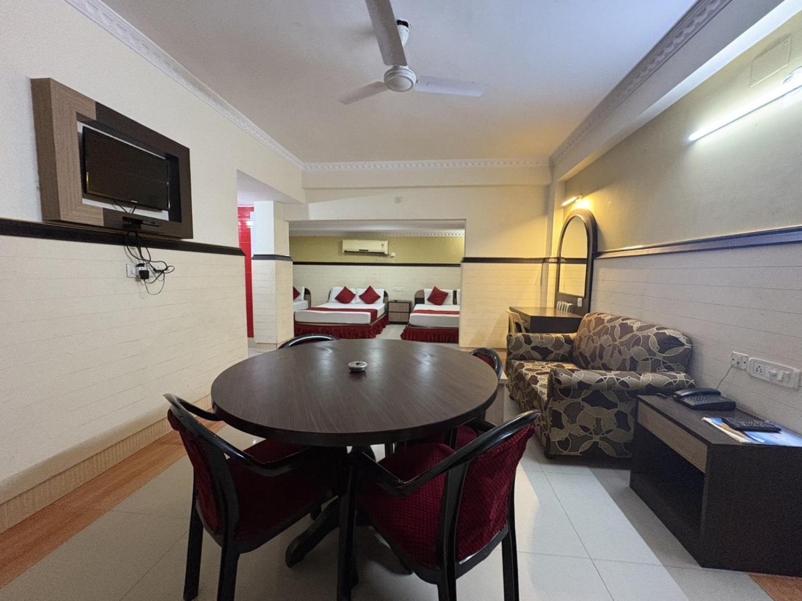 Hotel New Classic Inn Near Sea Beach,Full Air-Conditioning With Restaurant ディガ エクステリア 写真