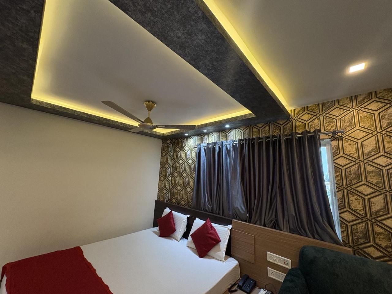 Hotel New Classic Inn Near Sea Beach,Full Air-Conditioning With Restaurant ディガ エクステリア 写真